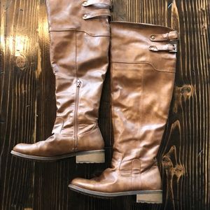 Great Fall Boots! Over the Knee Size 8
